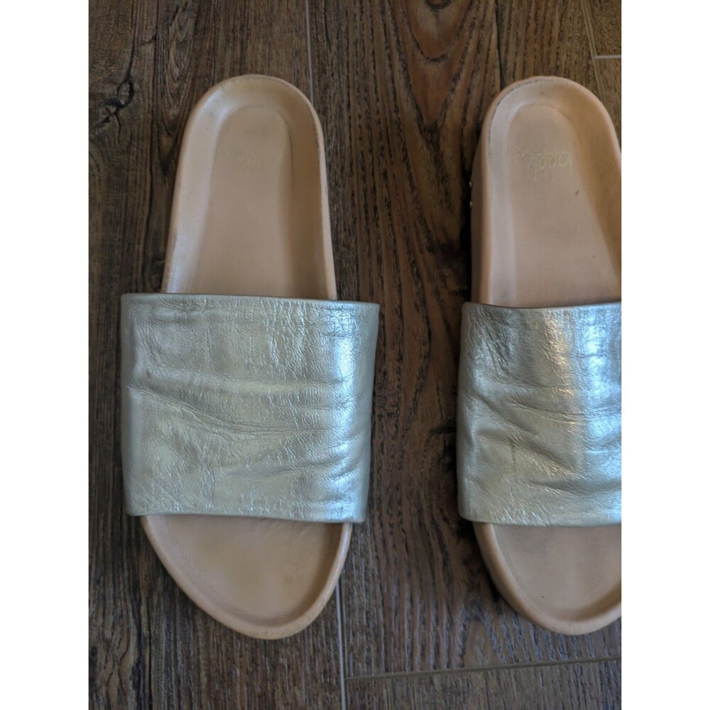 BEEK LADIES PELICAN PLATFORM METALLIC PLATINUM SLIDES 9 - Picture 2 of 8